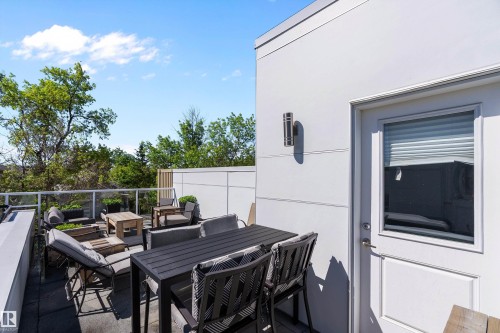 14832 103 Ave, Edmonton, AB 