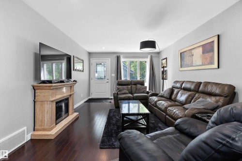 14832 103 Ave, Edmonton, AB 