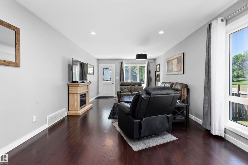14832 103 Ave, Edmonton, AB 