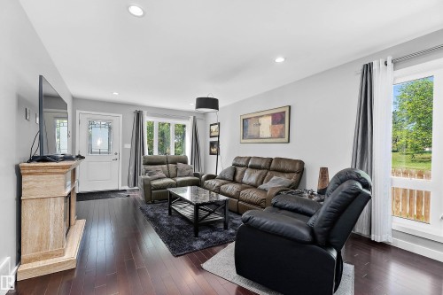 14832 103 Ave, Edmonton, AB 
