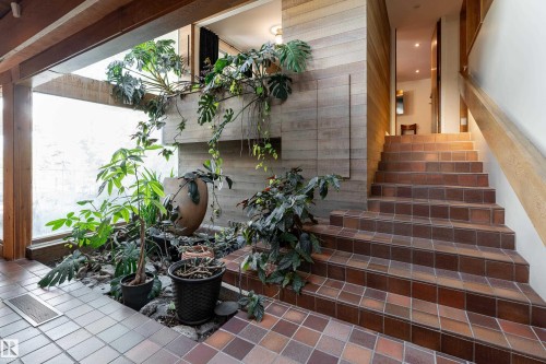 20211 9 Avenue, Edmonton, AB 