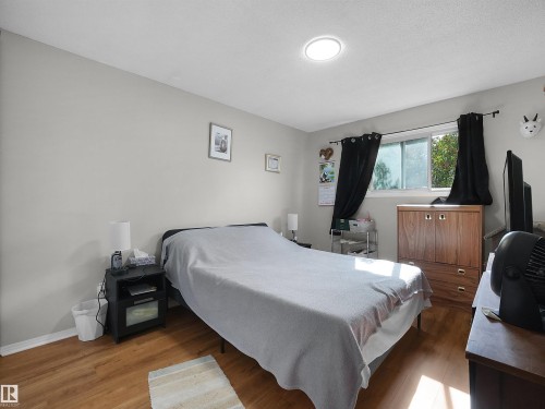 B 16405 89 Avenue, Edmonton, AB 