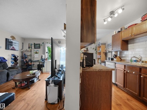 B 16405 89 Avenue, Edmonton, AB 