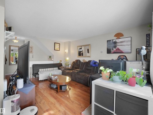 B 16405 89 Avenue, Edmonton, AB 