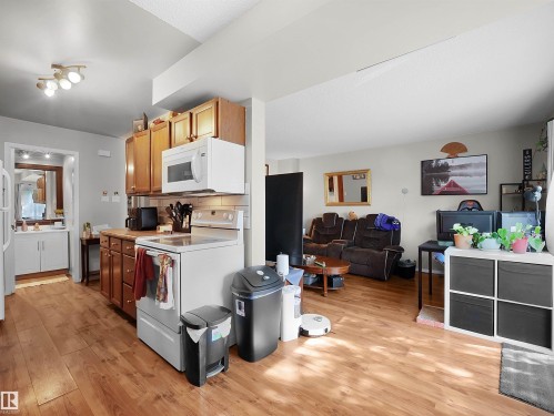 B 16405 89 Avenue, Edmonton, AB 