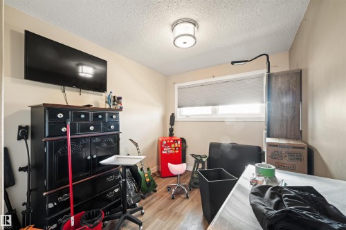 12002 39 Street, Edmonton, AB 