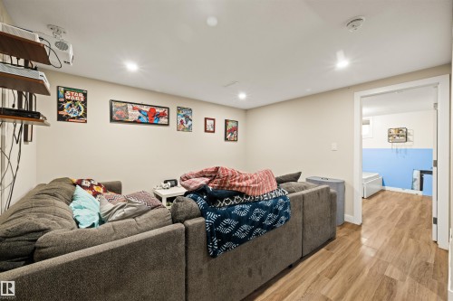12002 39 Street, Edmonton, AB 