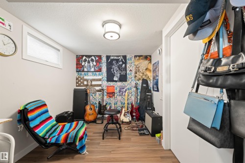 12002 39 Street, Edmonton, AB 