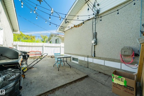 12002 39 Street, Edmonton, AB 
