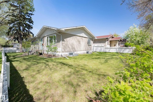 12002 39 Street, Edmonton, AB 