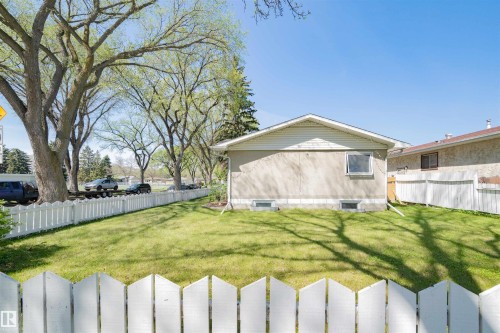 12002 39 Street, Edmonton, AB 