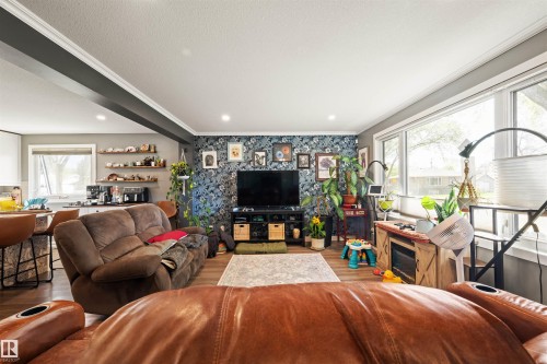 12002 39 Street, Edmonton, AB 