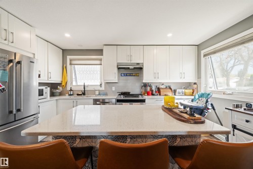 12002 39 Street, Edmonton, AB 
