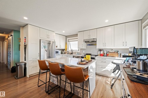 12002 39 Street, Edmonton, AB 