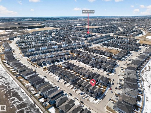 Aerial perspective of a developed residential neighborhood with numerous detached homes - 1684 12 Street, Edmonton, AB 