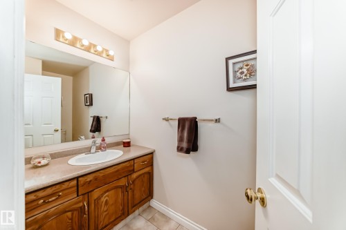 18931 92 Avenue, Edmonton, AB - Indoor Photo Showing Bathroom