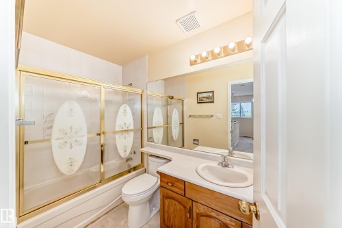 18931 92 Avenue, Edmonton, AB - Indoor Photo Showing Bathroom