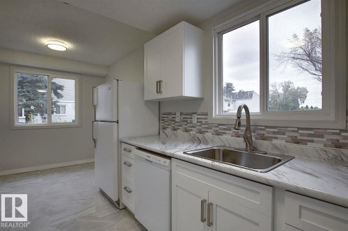 11F Clareview Village, Edmonton, AB 