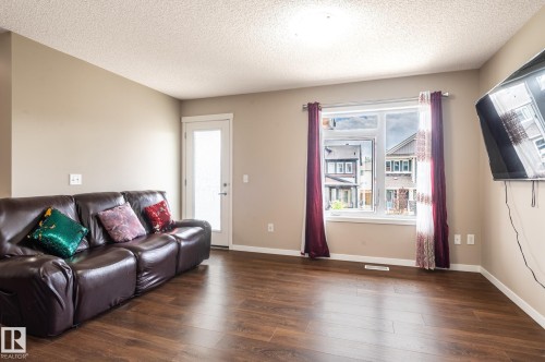 17269 9 Avenue, Edmonton, AB 