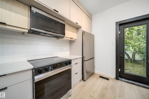 Kitchen - 10866 92 Street, Edmonton, AB 