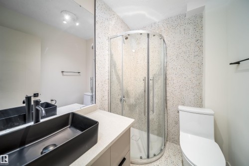 Bathroom - 10866 92 Street, Edmonton, AB 