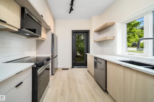 Kitchen - 10866 92 Street, Edmonton, AB 
