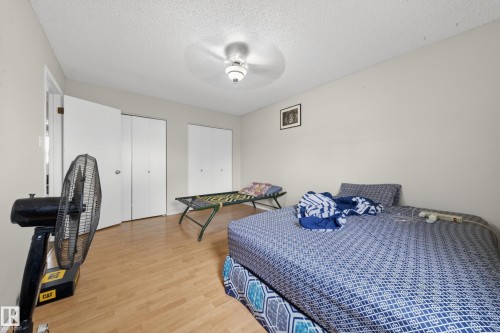 Wood-finish flooring throughout the room - 2832 35 Street, Edmonton, AB 