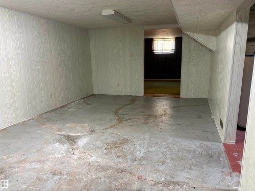 Image quality insufficient for description - 5511 50 St, Tofield, AB 