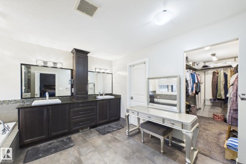 48 Lundberg Crescent, Red Deer, AB 
