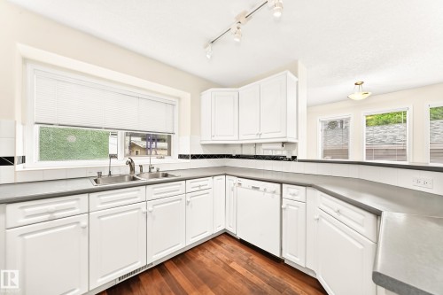 9130 77 Avenue, Edmonton, AB 