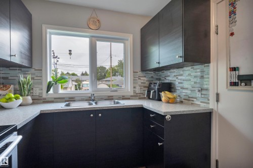 11925 37 Street, Edmonton, AB 