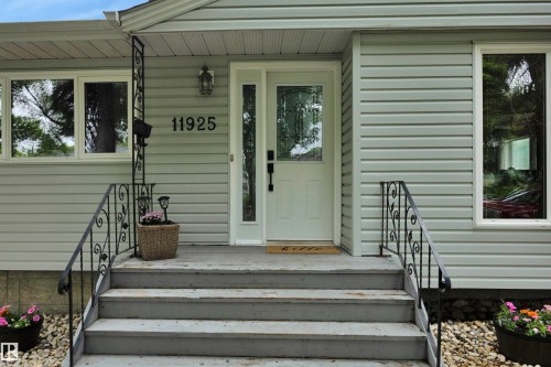 11925 37 Street, Edmonton, AB 