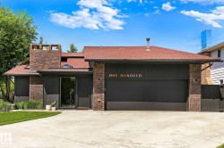100 WOLF WILLOW Crescent  Edmonton, AB T5T 1T2