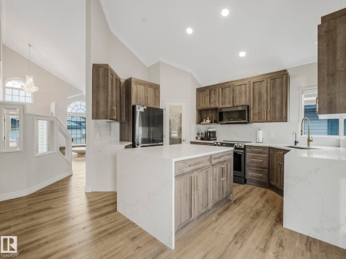 376 Hollick Kenyon Road, Edmonton, AB 