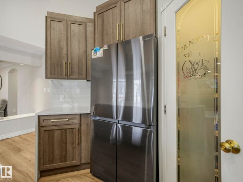 376 Hollick Kenyon Road, Edmonton, AB 