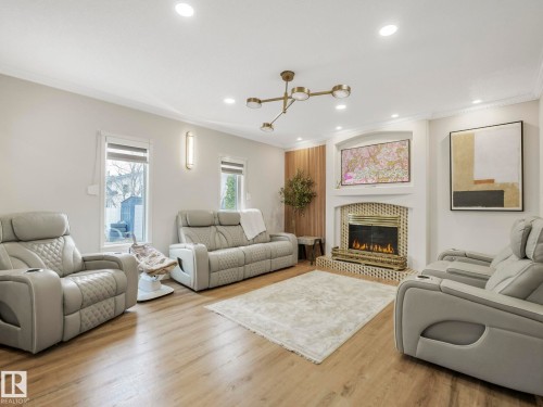 376 Hollick Kenyon Road, Edmonton, AB 