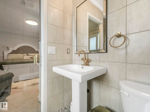 376 Hollick Kenyon Road, Edmonton, AB 