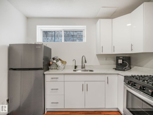 376 Hollick Kenyon Road, Edmonton, AB 