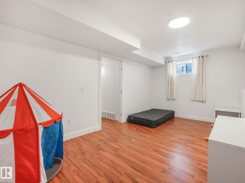 376 Hollick Kenyon Road, Edmonton, AB 