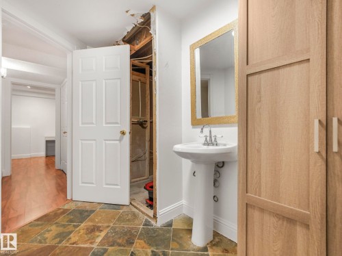 376 Hollick Kenyon Road, Edmonton, AB 
