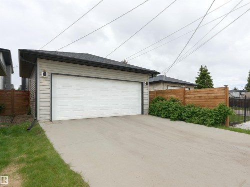 9313 152 Street, Edmonton, AB 