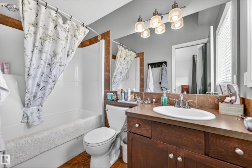 100 Napoleon Crescent, St. Albert, AB - Indoor Photo Showing Bathroom