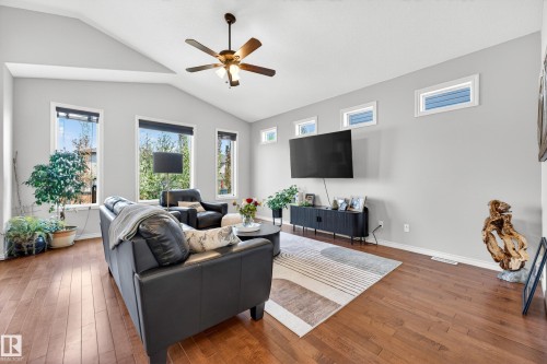 100 Napoleon Crescent, St. Albert, AB - Indoor Photo Showing Living Room