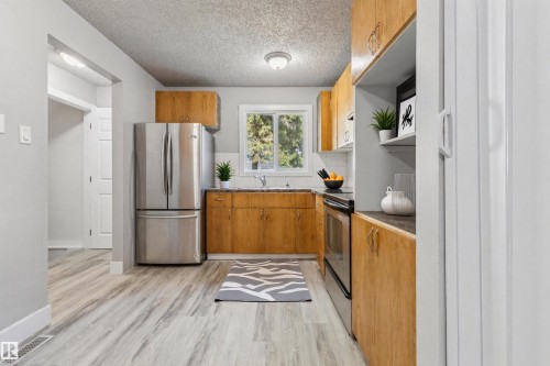 Kitchen - 75 Mcleod Place, Edmonton, AB 