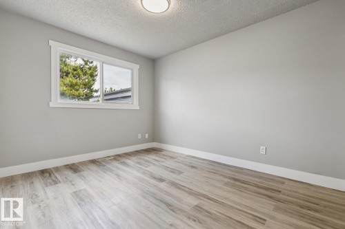 75 Mcleod Place, Edmonton, AB 