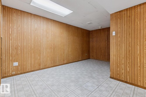 Empty room - 75 Mcleod Place, Edmonton, AB 