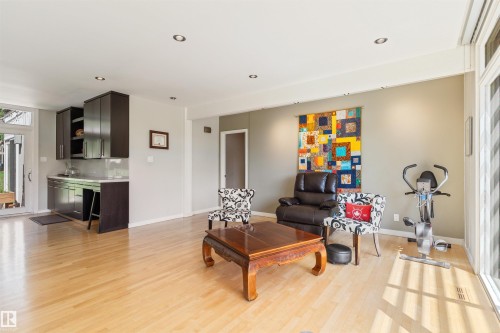 8 Laurier Place, Edmonton, AB 