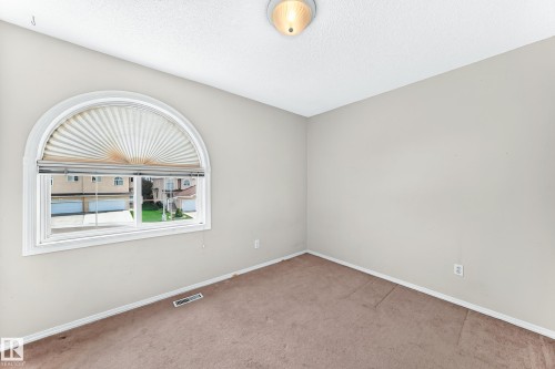 15826 67B Street, Edmonton, AB 