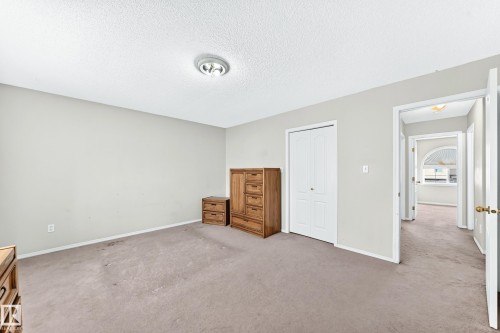 15826 67B Street, Edmonton, AB 