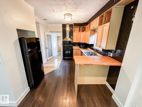 9612 74 Avenue, Edmonton, AB 